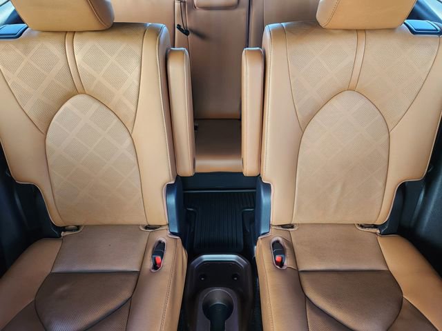 Used 2021 Toyota Highlander Platinum AWD/4WD image 17