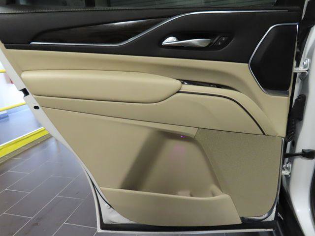 Certified 2024 Cadillac Escalade Premium Luxury w/ Performance Package AWD/4WD image 39