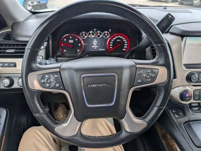 Used 2015 GMC Yukon Denali w/ Premium Package AWD/4WD image 22