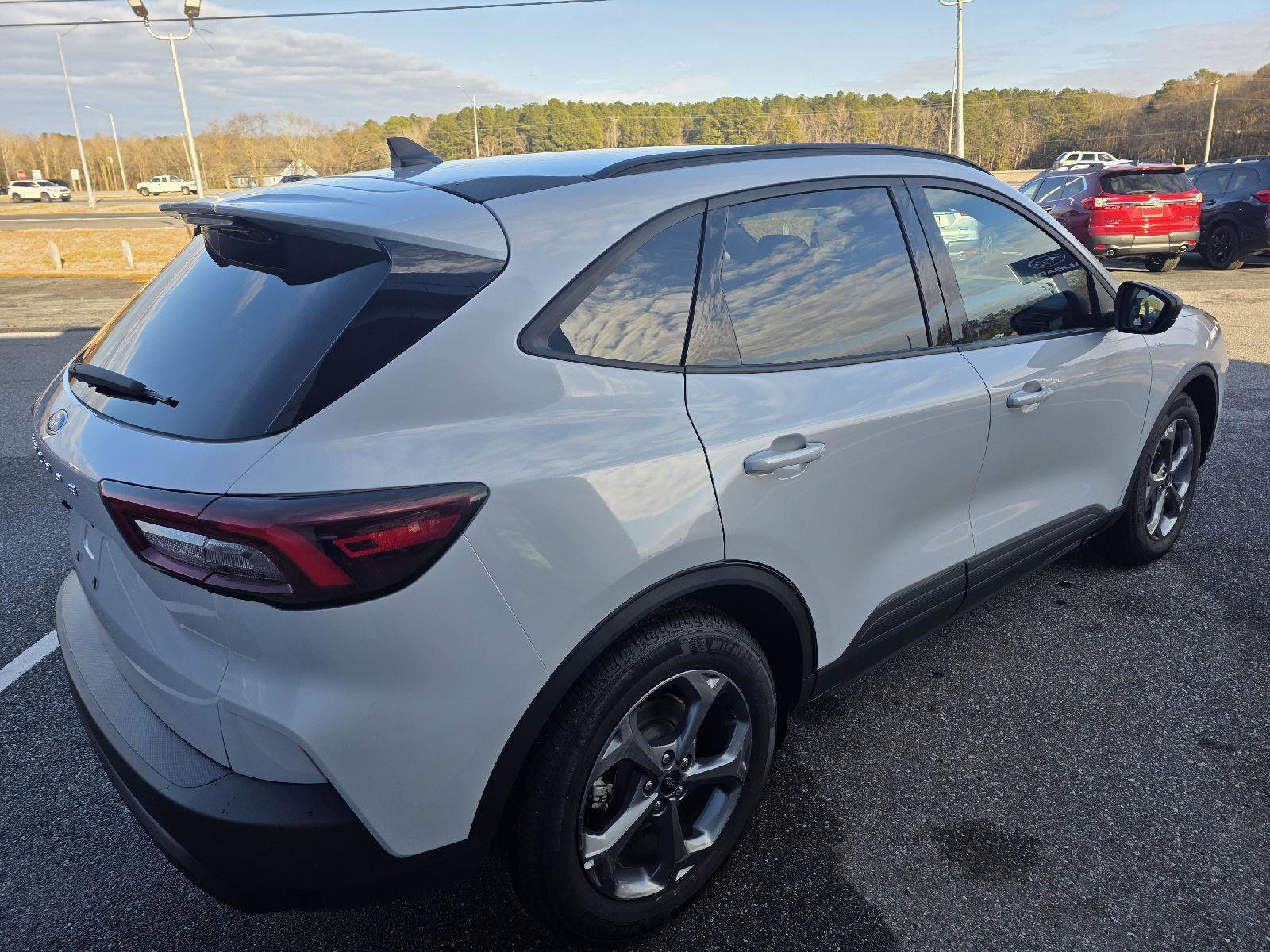 Used 2025 Ford Escape ST-Line image 5