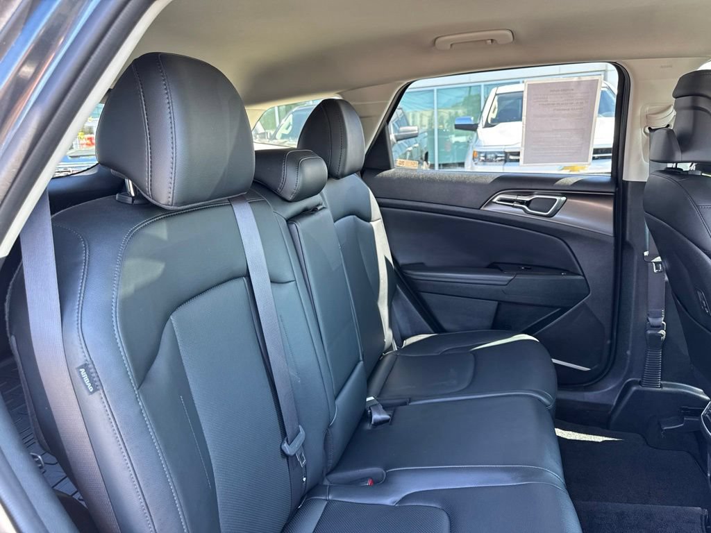 Used 2025 Kia Sportage EX FWD image 25