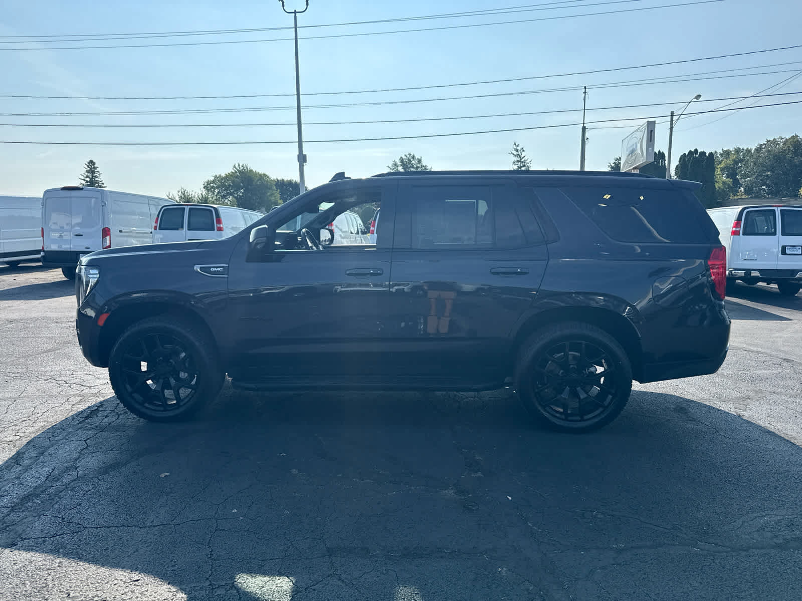 Certified 2024 GMC Yukon AT4 w/ Technology Package AWD/4WD image 2