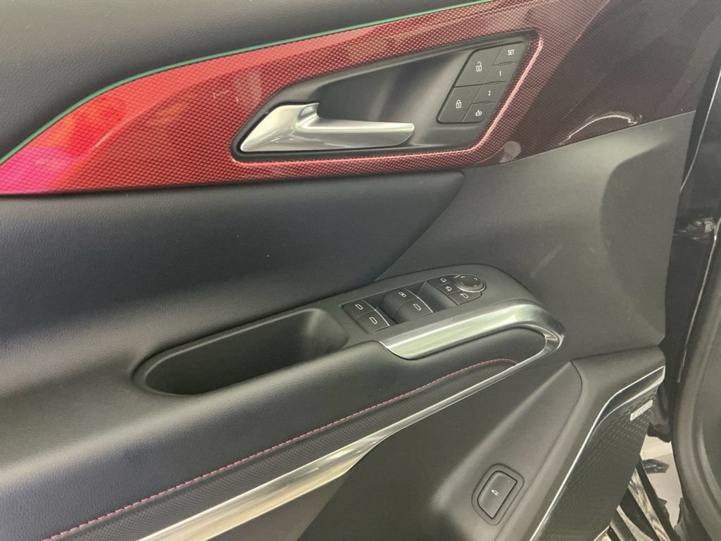 New 2026 Chevrolet Traverse RS w/ LPO, Floor Liner Package AWD/4WD image 7