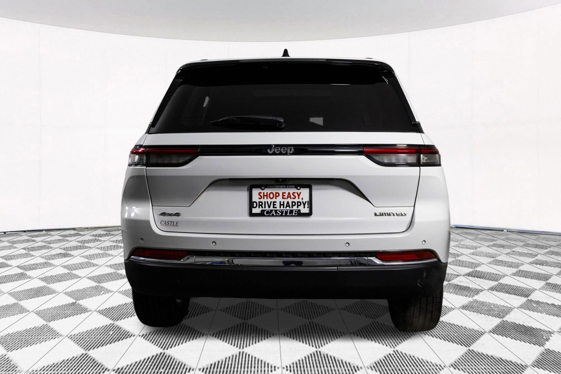 Used 2023 Jeep Grand Cherokee Limited w/ Trailer Tow Prep Group (B) image 14