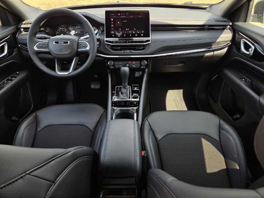 New 2026 Jeep Compass Latitude AWD/4WD image 11