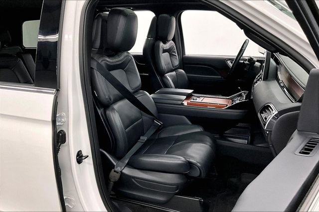 Used 2024 Lincoln Navigator Reserve w/ Monochromatic Package image 8