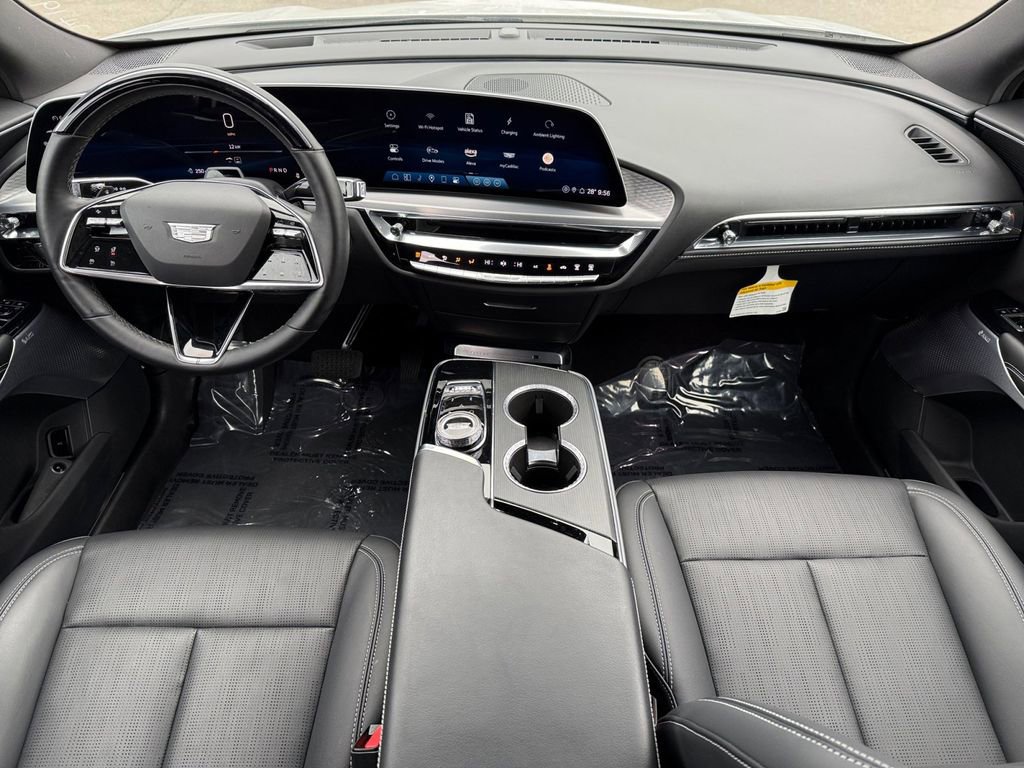 Used 2024 Cadillac Lyriq Luxury image 12