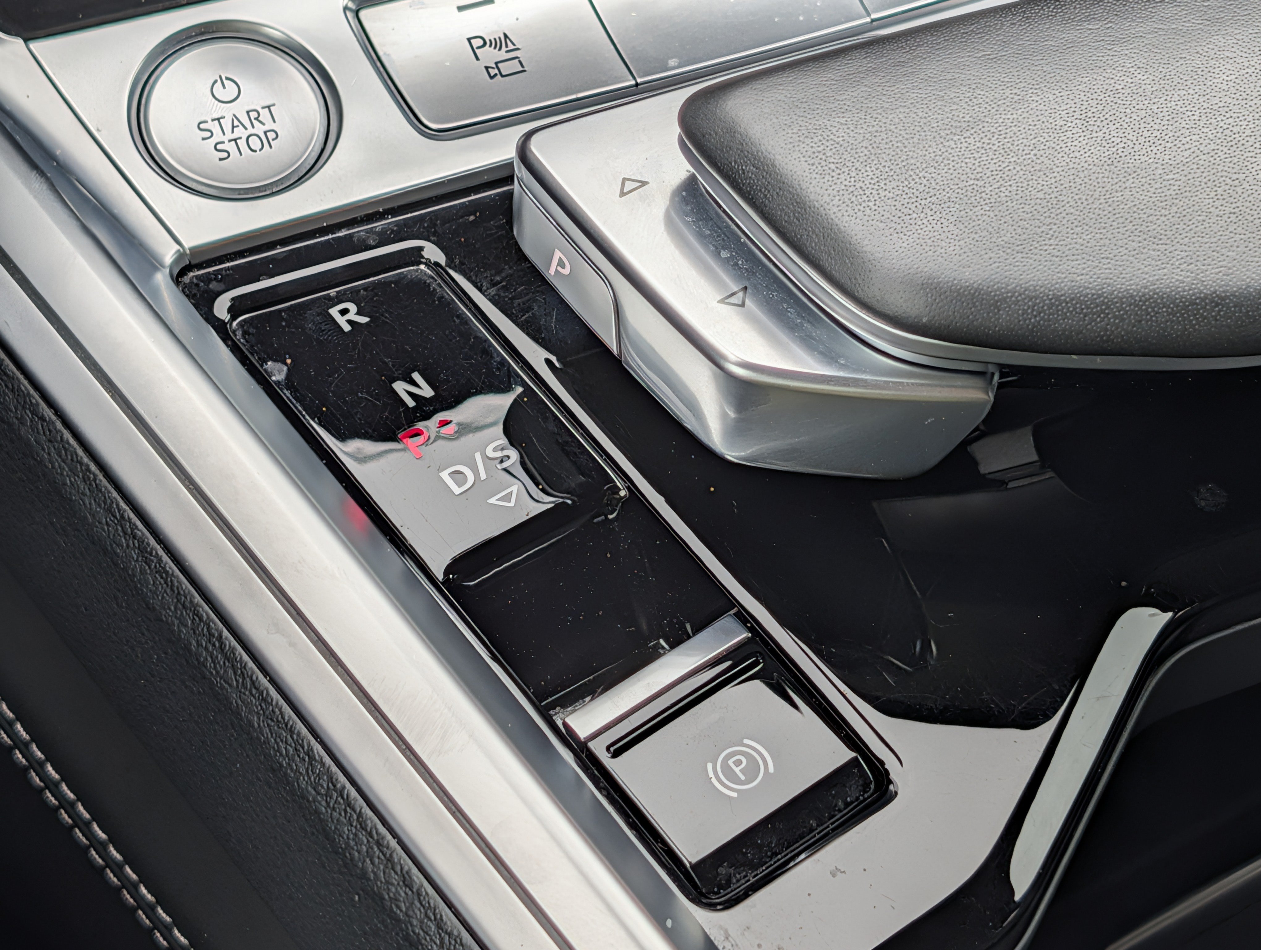 Used 2019 Audi e-tron Prestige w/ Prestige Package AWD/4WD image 24