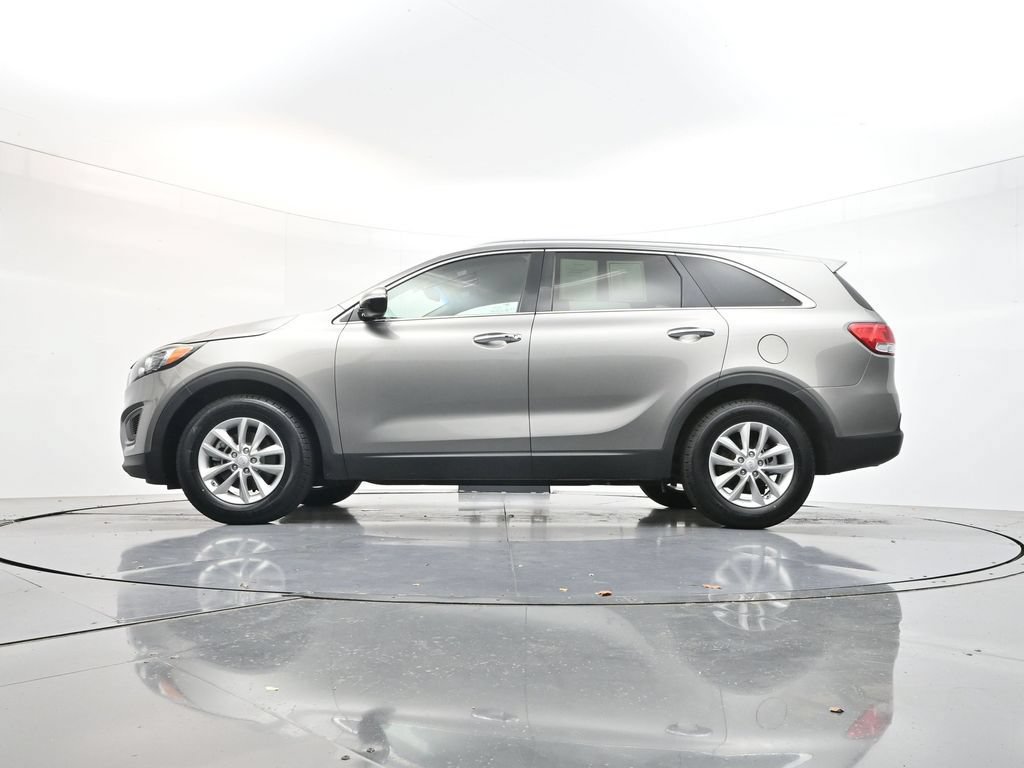 Used 2017 Kia Sorento FWD image 36