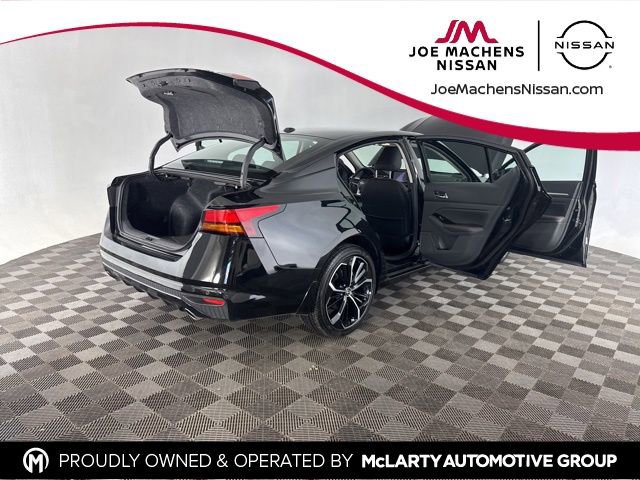 Used 2025 Nissan Altima 2.5 SR image 14