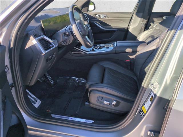 Used 2023 BMW X7 xDrive40i w/ M Sport Package image 17