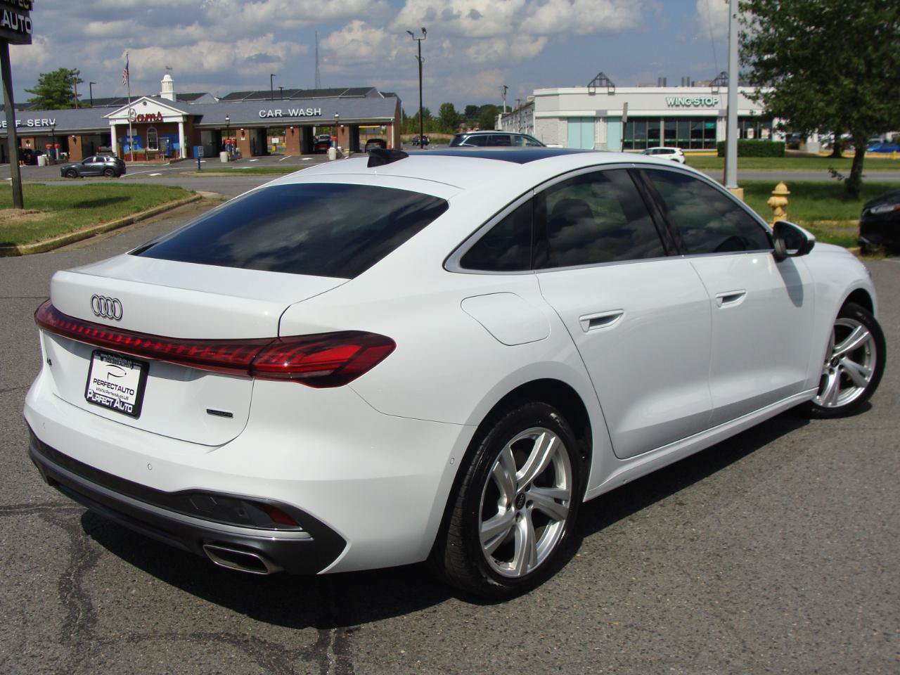 Used 2025 Audi A5 2.0T Premium Plus w/ Premium Plus AWD/4WD image 6