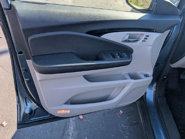 Used 2021 Honda Pilot Touring image 19