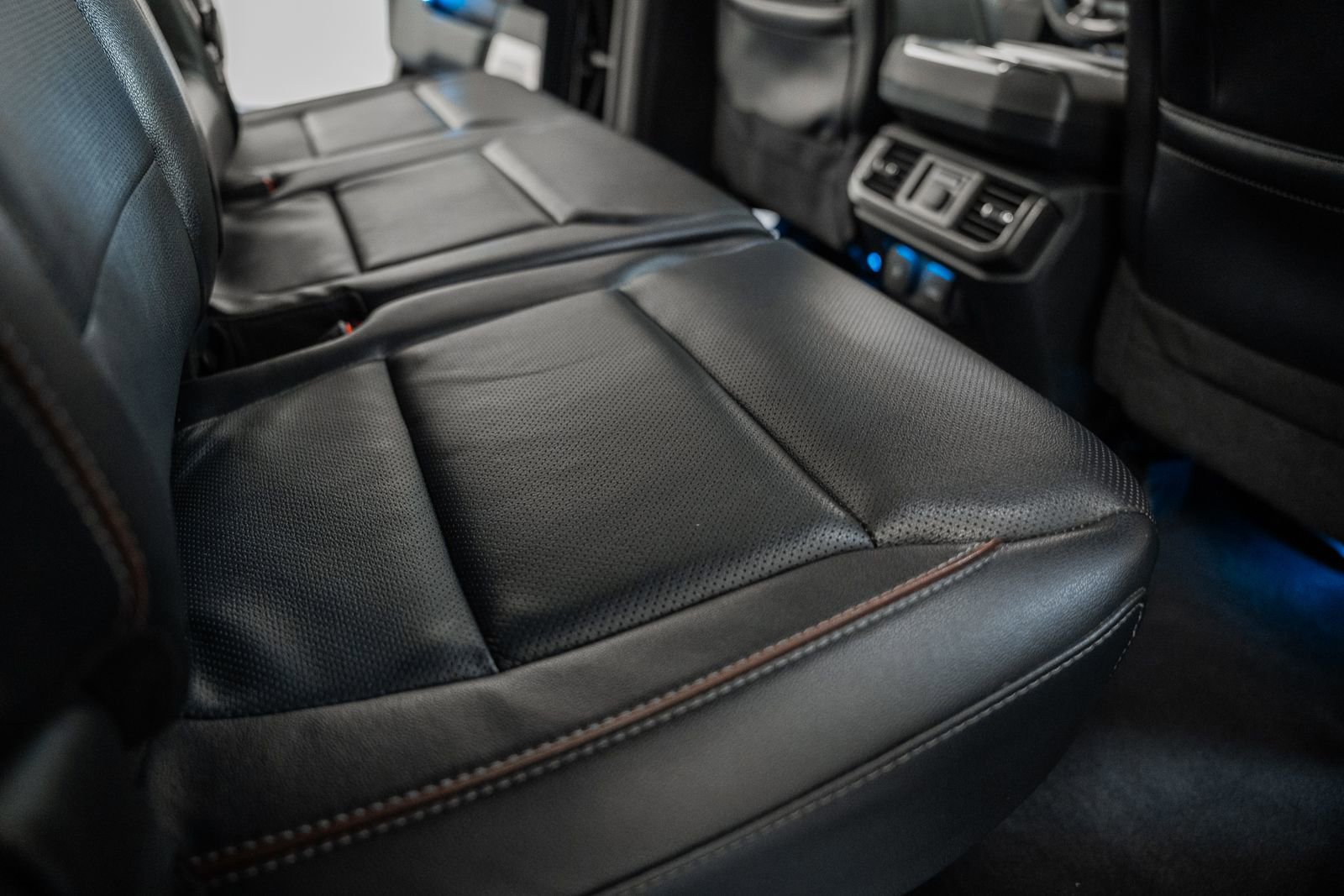 Used 2023 Ford F150 Lariat w/ Equipment Group 502A High image 43