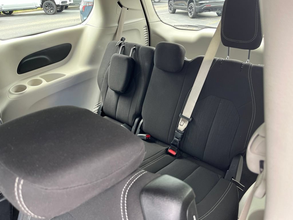 Used 2023 Chrysler Voyager LX FWD image 54