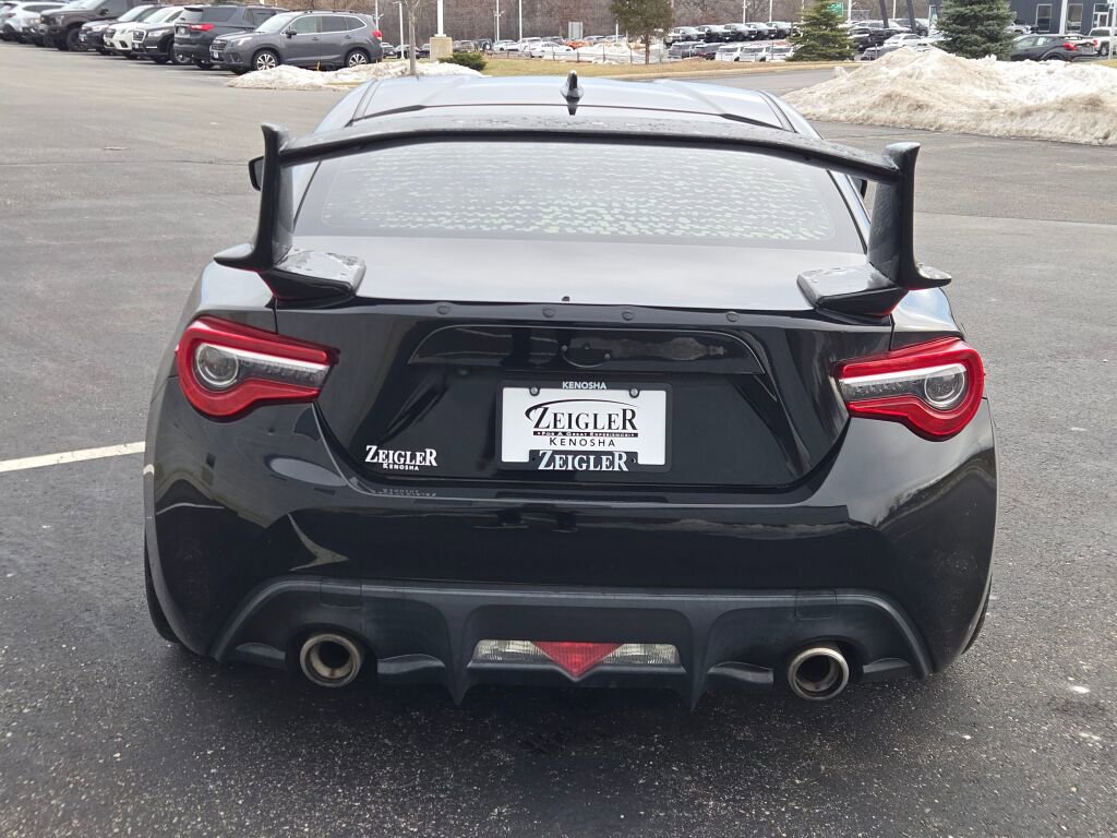 Used 2017 Toyota 86 image 9