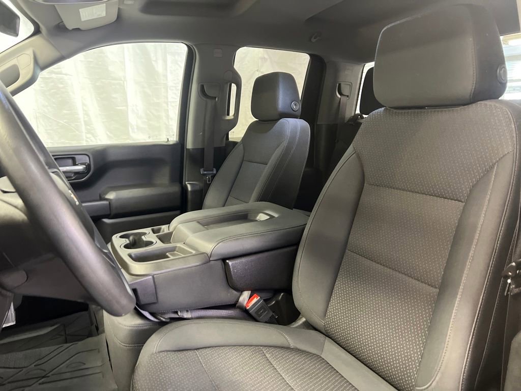 Used 2019 Chevrolet Silverado 1500 Custom w/ Custom Value Package image 18