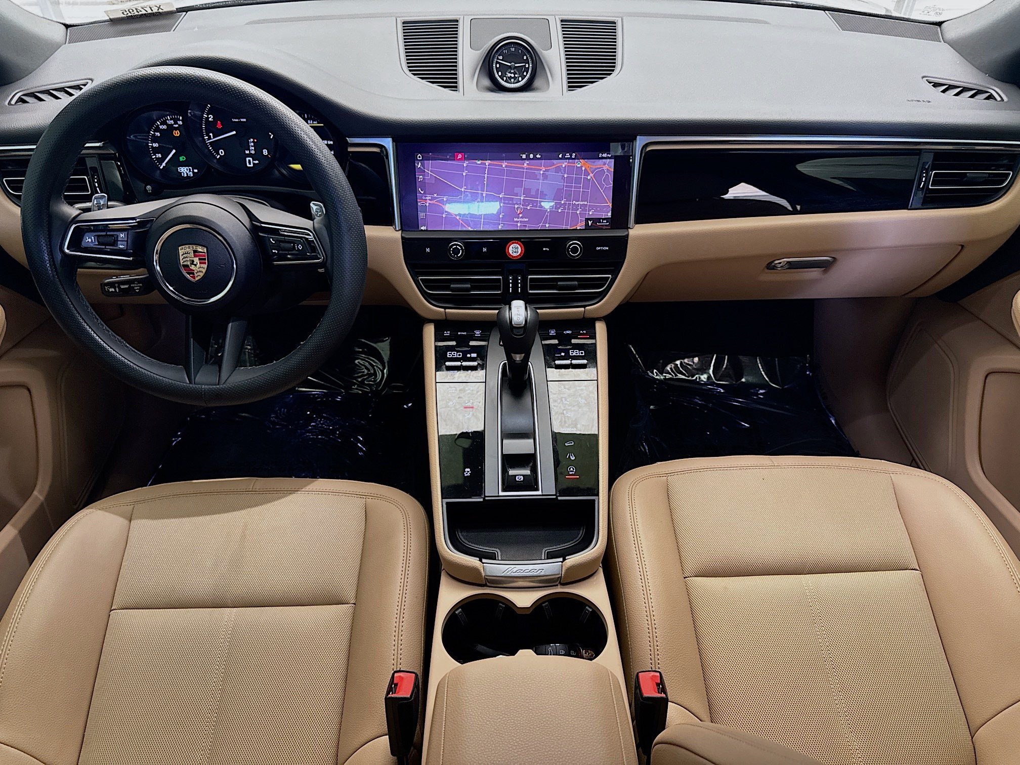 Used 2024 Porsche Macan Turbo AWD/4WD image 14