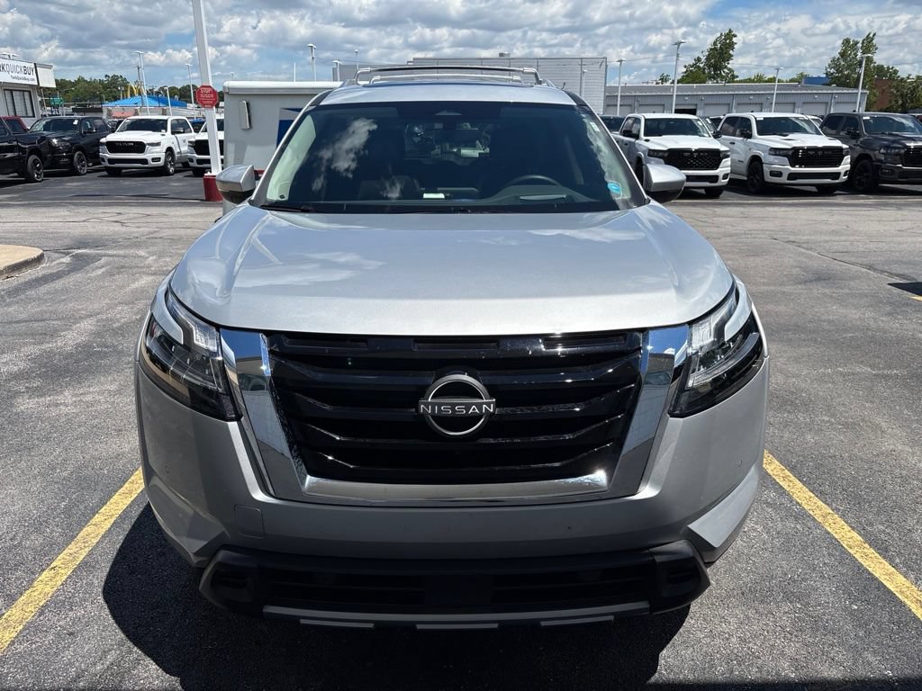 Certified 2023 Nissan Pathfinder Platinum AWD/4WD image 2