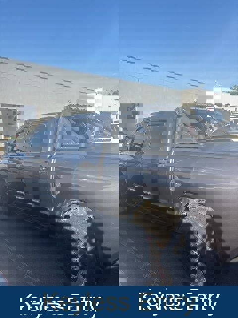 Used 2015 Toyota Tundra SR5 w/ SR5 Upgrade Package image 13