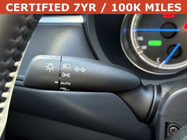 Used 2024 Toyota Venza LE AWD/4WD image 26