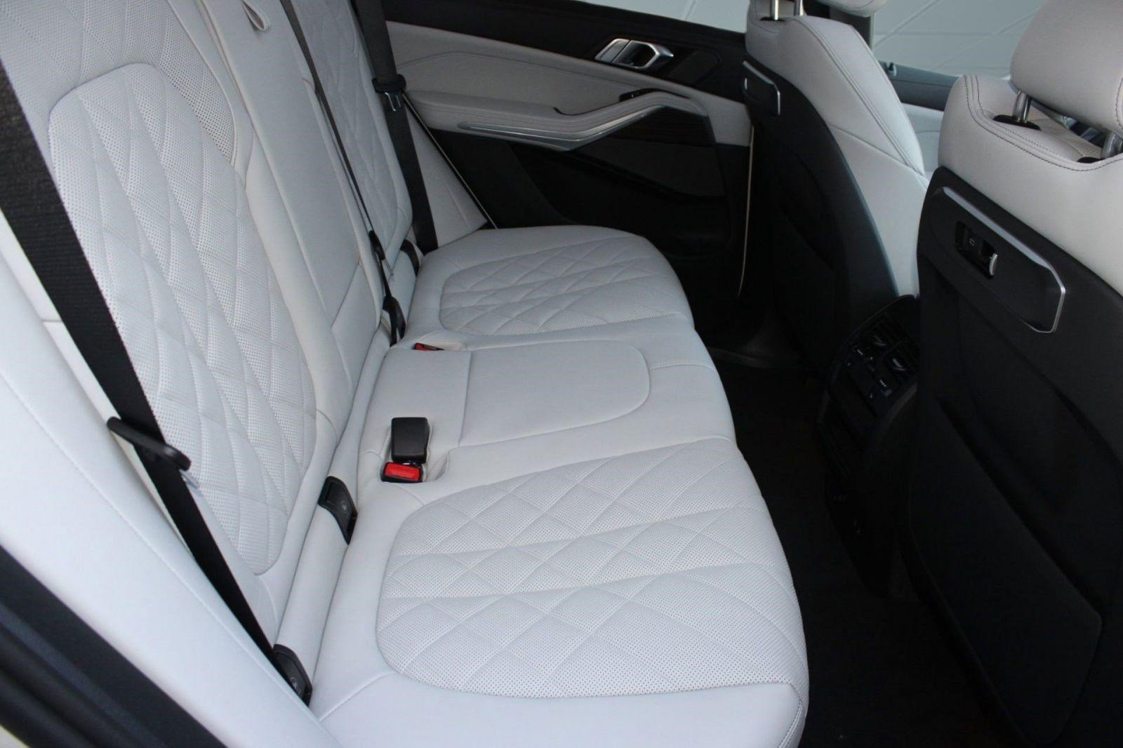 Used 2026 BMW X5 sDrive40i image 33