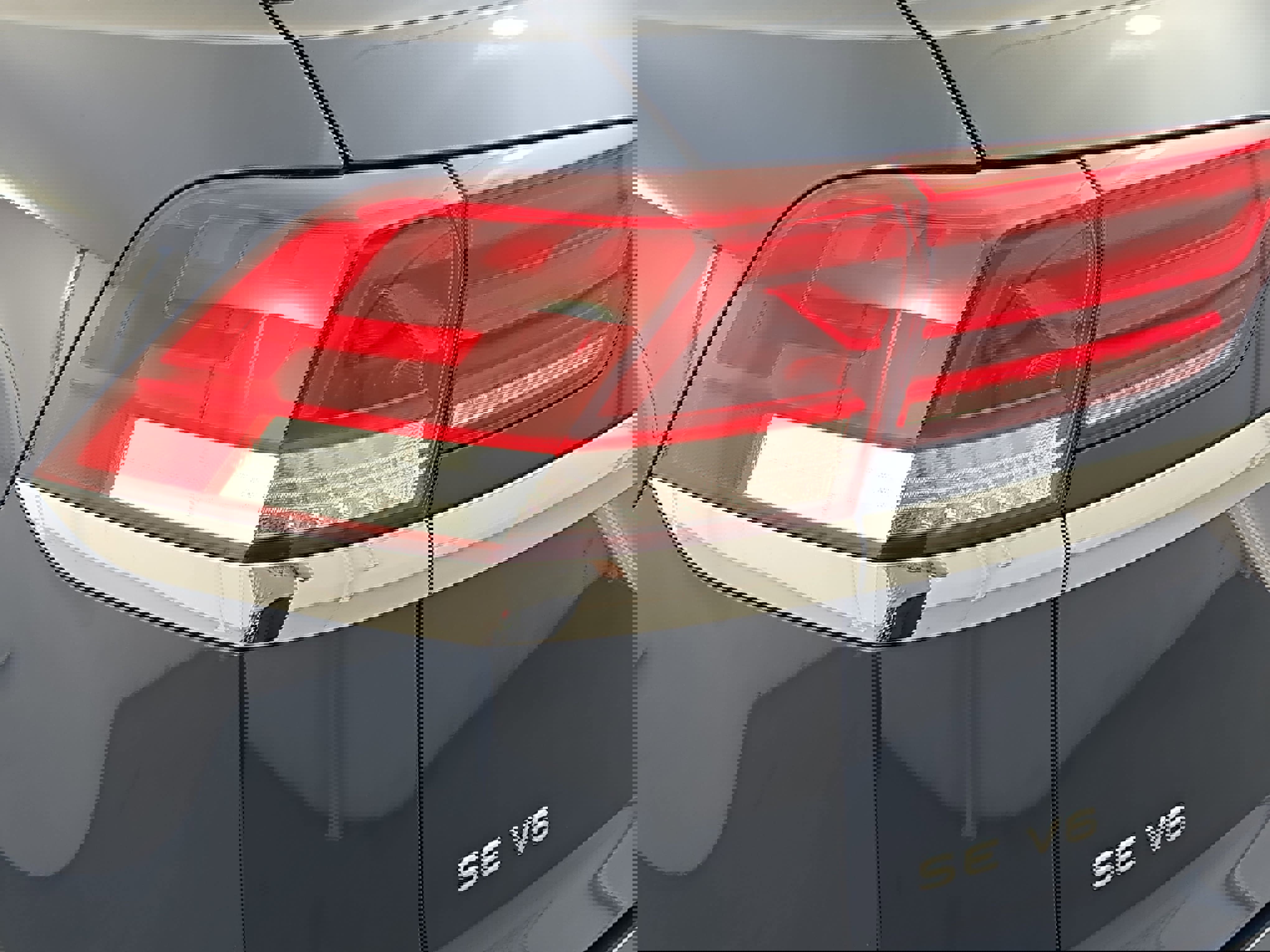 Certified 2023 Volkswagen Atlas Cross Sport SE w/ Black Wheel Package image 31