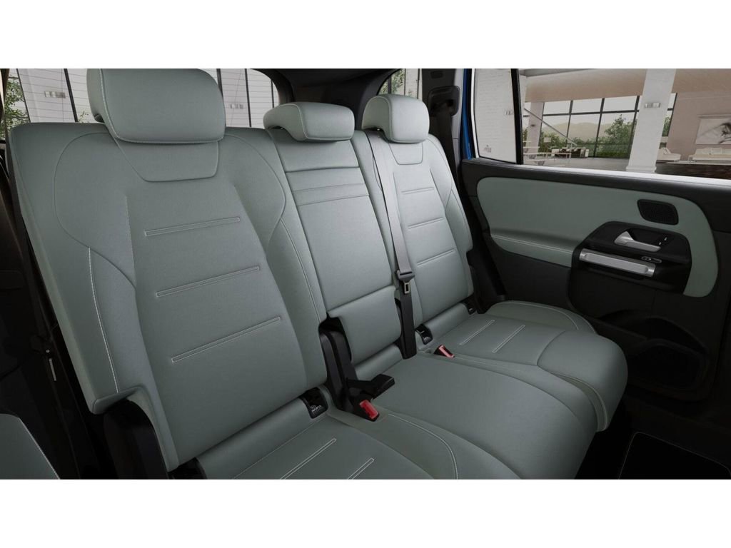 New 2026 Mercedes-Benz GLB 250 4MATIC image 5