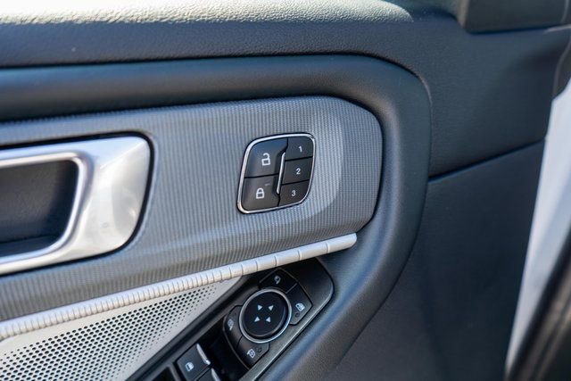 Used 2025 Ford Explorer ST image 21