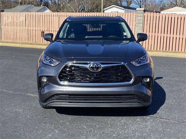 Used 2025 Toyota Highlander Limited image 2