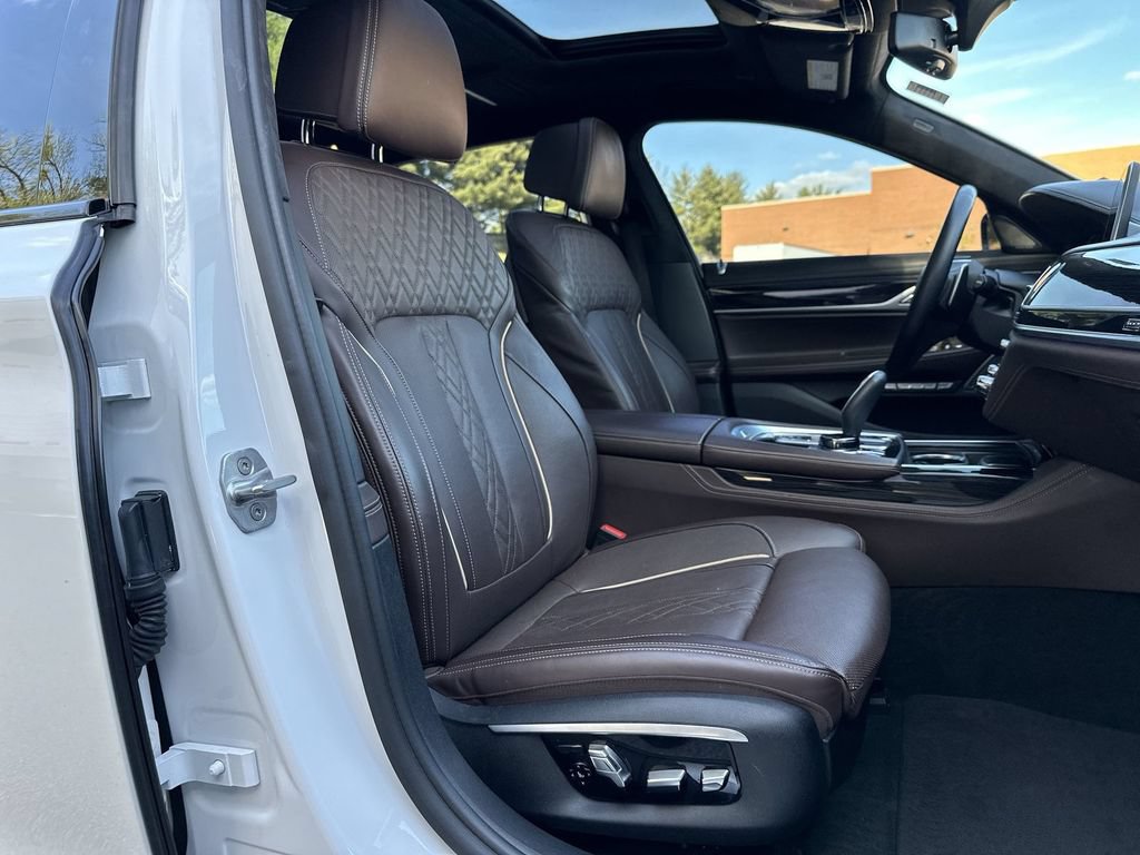 Used 2016 BMW 750i xDrive AWD/4WD image 47