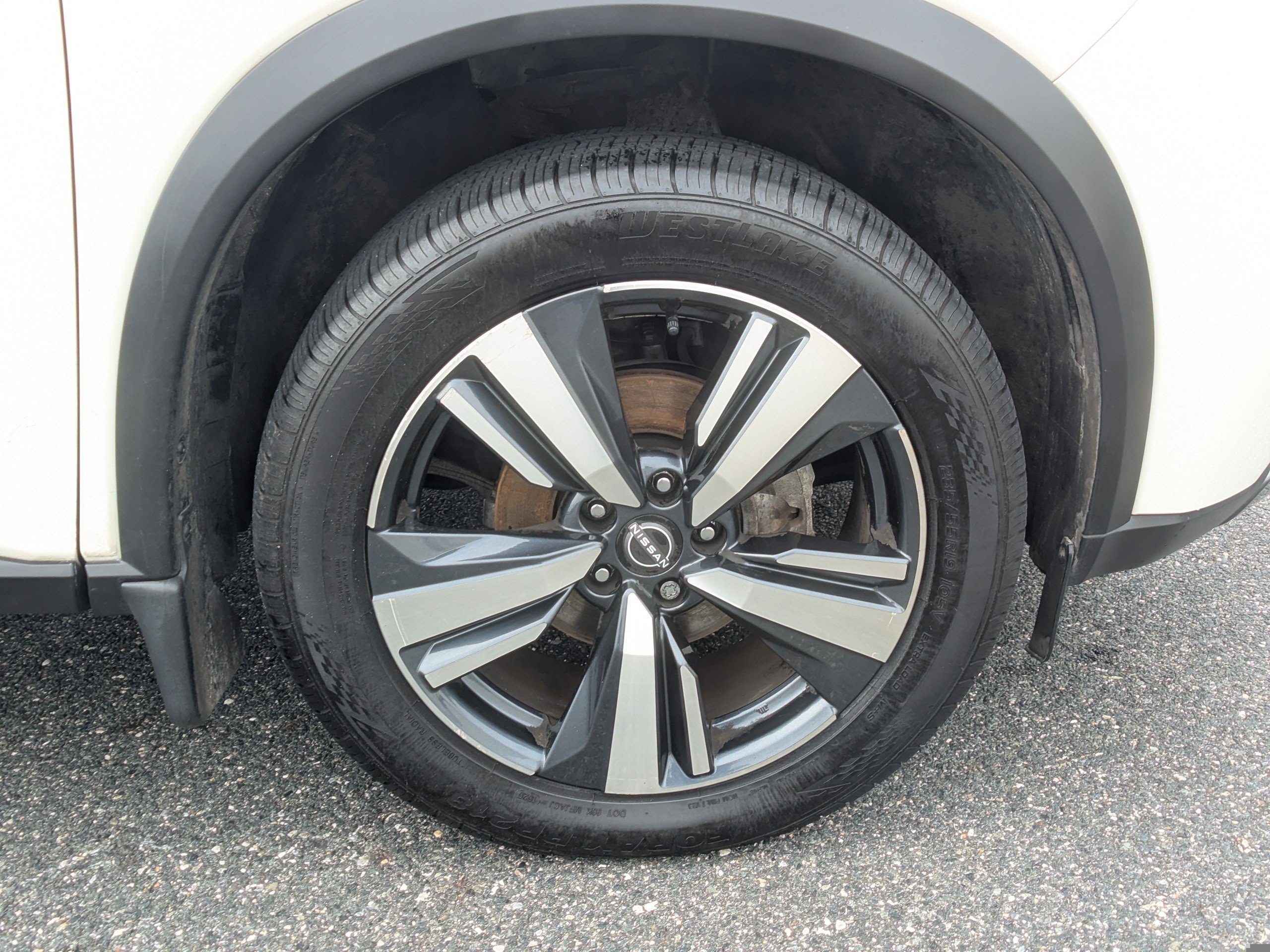 Used 2023 Nissan Rogue SL AWD/4WD image 11
