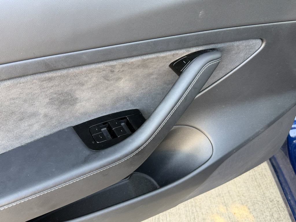 Used 2020 Tesla Model 3 Standard Range RWD image 19
