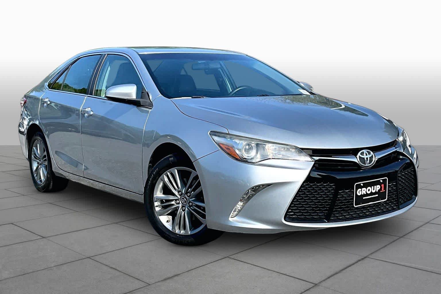 Used 2017 Toyota Camry SE FWD image 3
