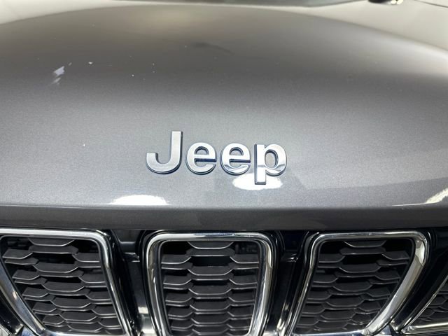 Used 2023 Jeep Grand Cherokee 4WD 4xe image 9