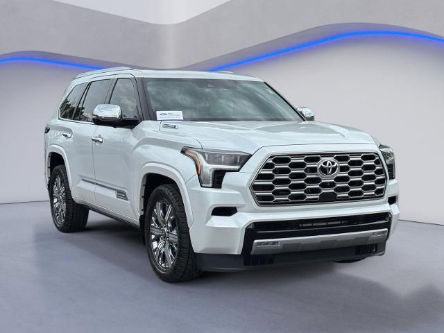 Used 2025 Toyota Sequoia Capstone AWD/4WD image 11