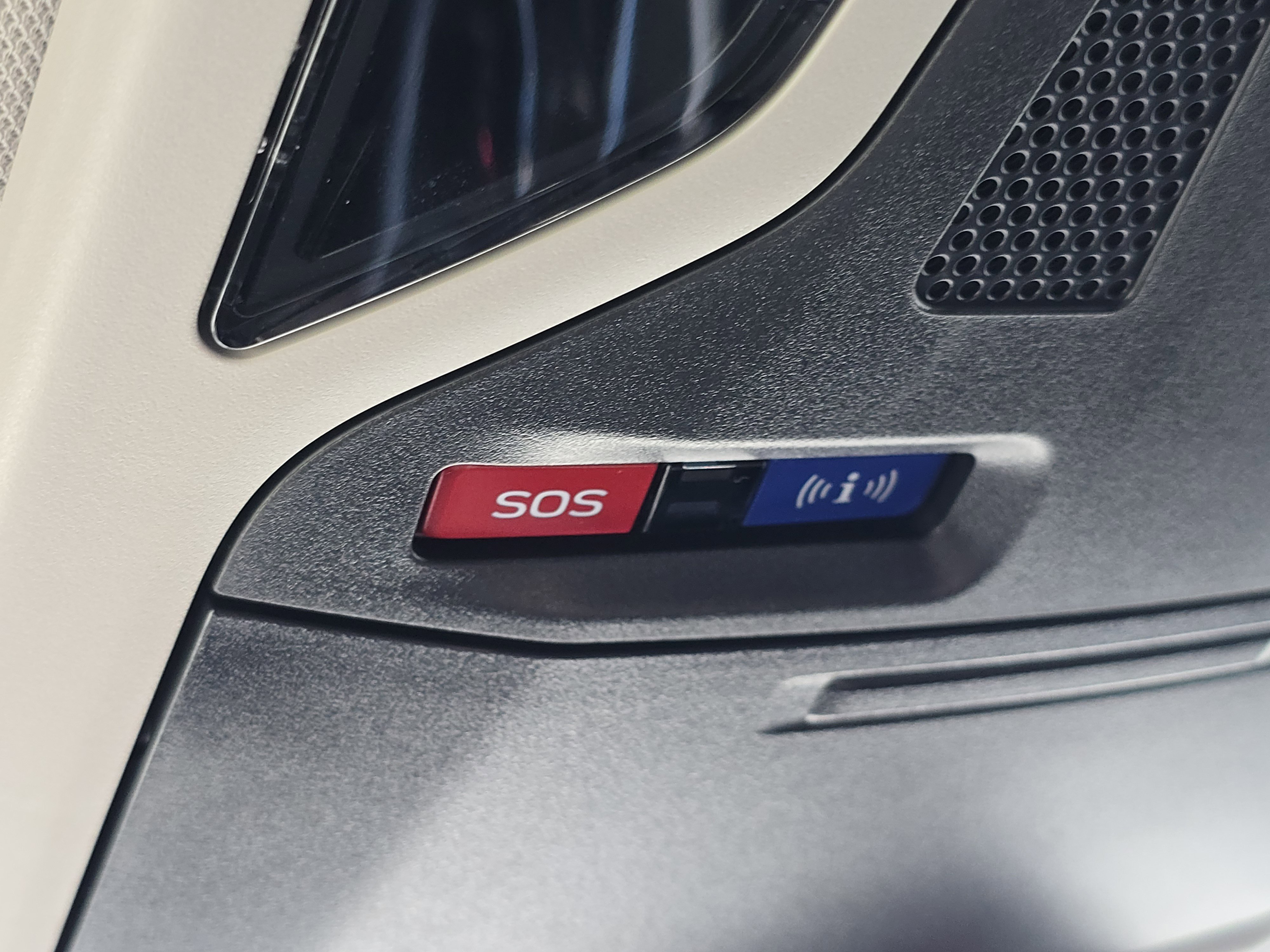 Certified 2025 Subaru Outback Premium w/ Popular Package #1 image 13