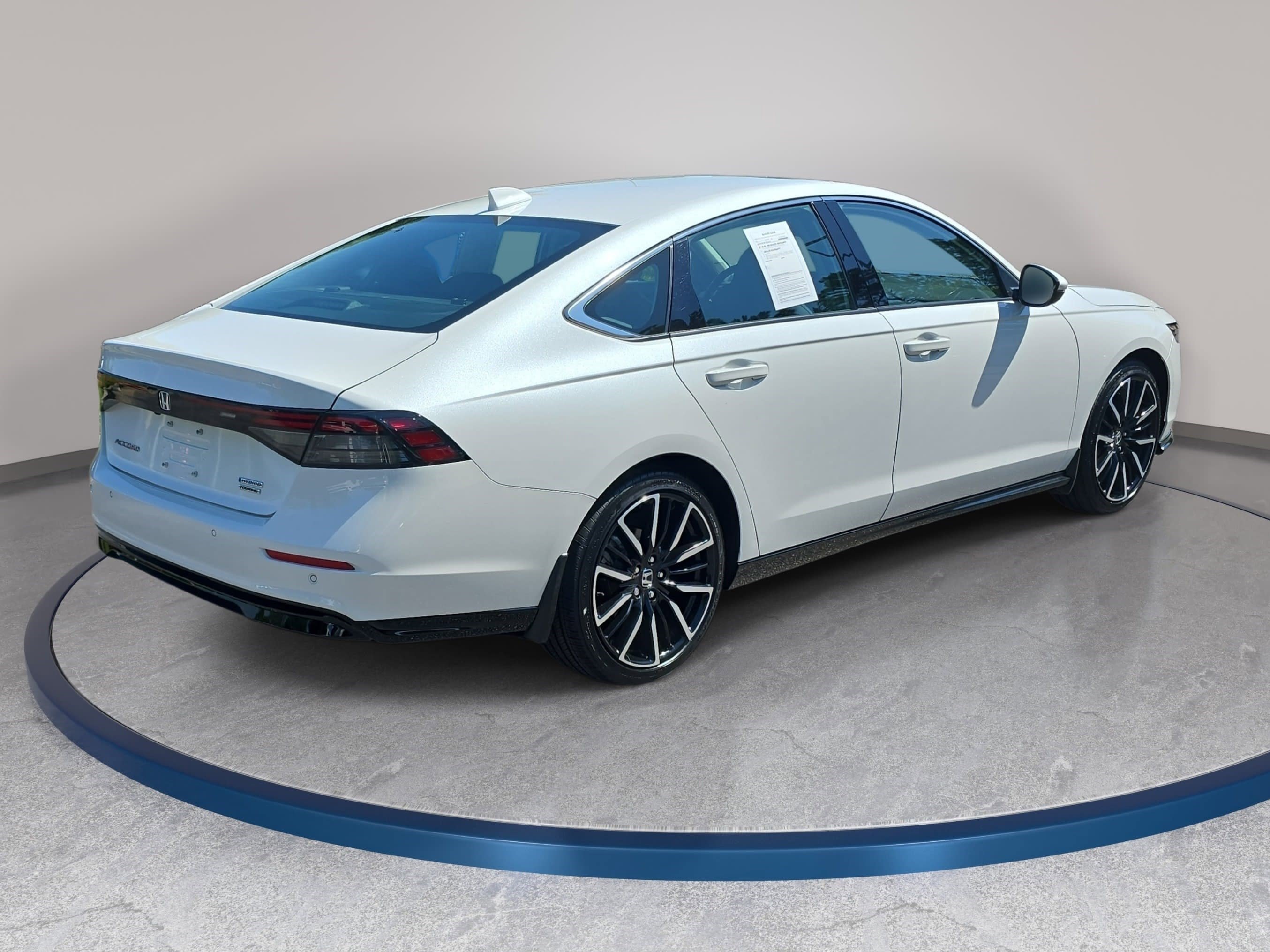 Used 2023 Honda Accord Touring image 5