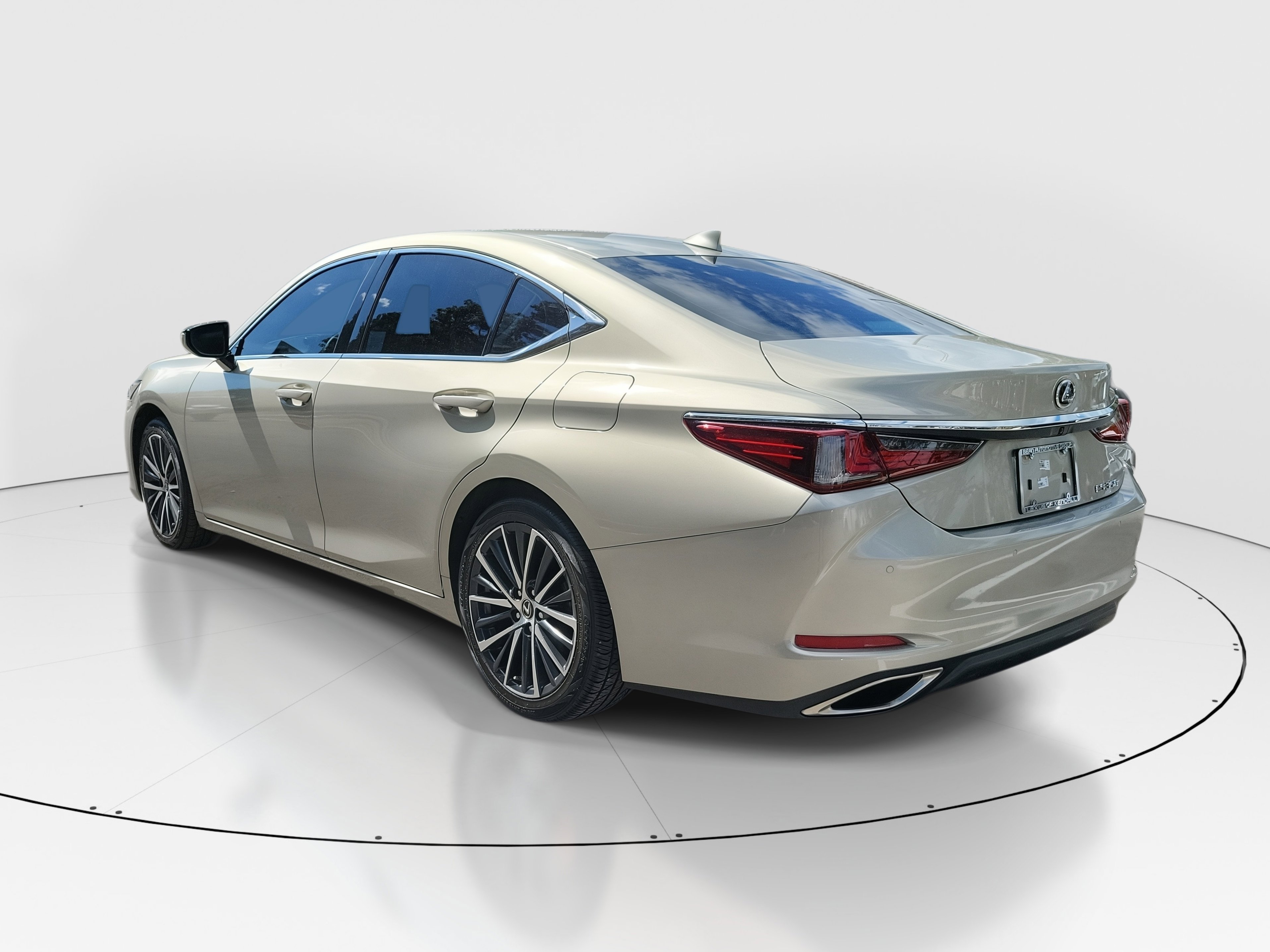 Certified 2023 Lexus ES 350 w/ Premium Package image 4