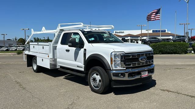 New 2025 Ford F550 4x4 SuperCab Super Duty image 3