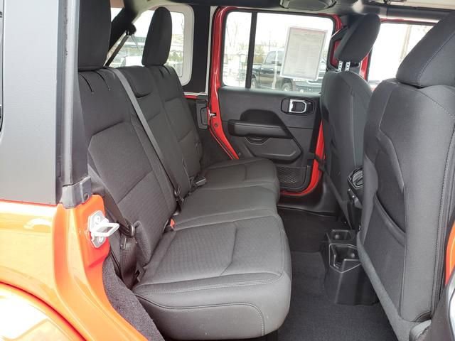 Used 2021 Jeep Wrangler Unlimited Sahara AWD/4WD image 18