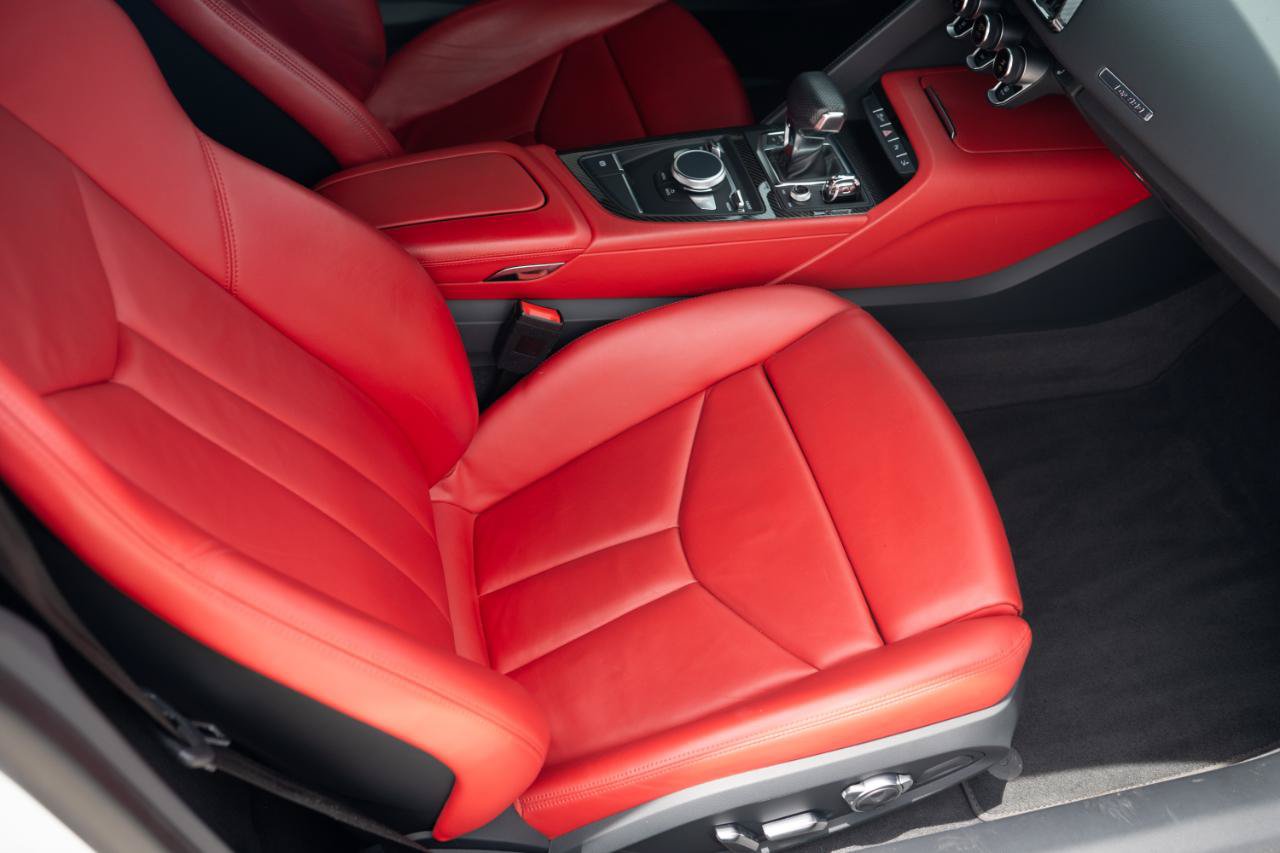 Used 2018 Audi R8 V10 RWD image 50