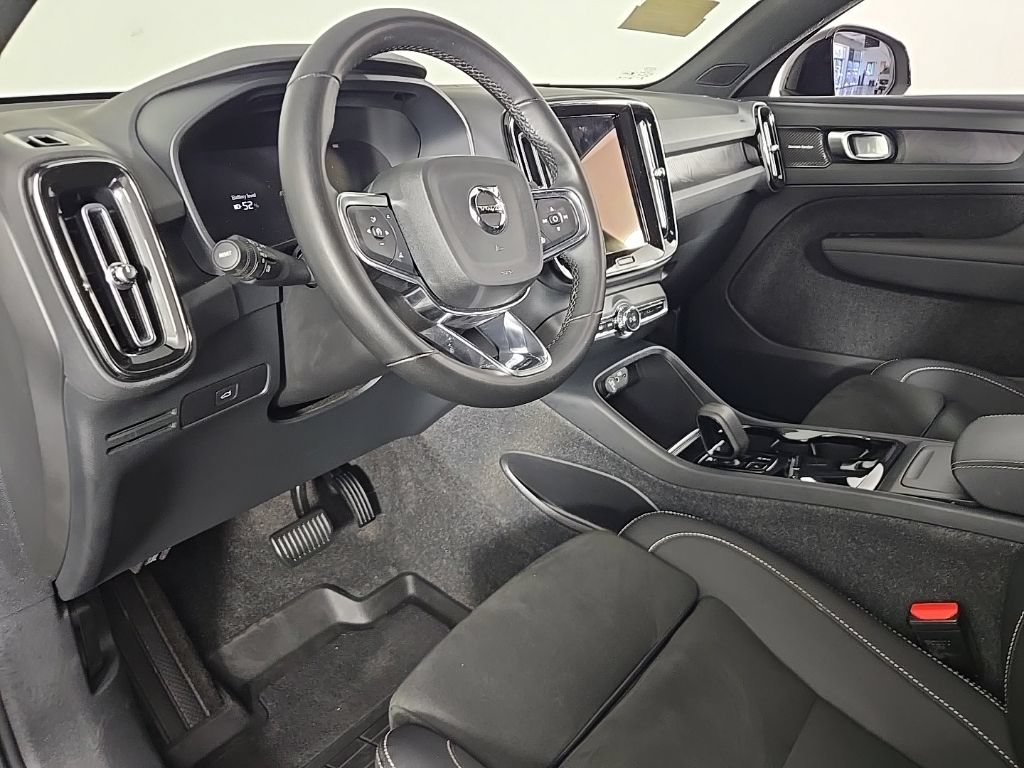 Certified 2023 Volvo C40 P8 Recharge Ultimate w/ Protection Package Premier AWD/4WD image 19