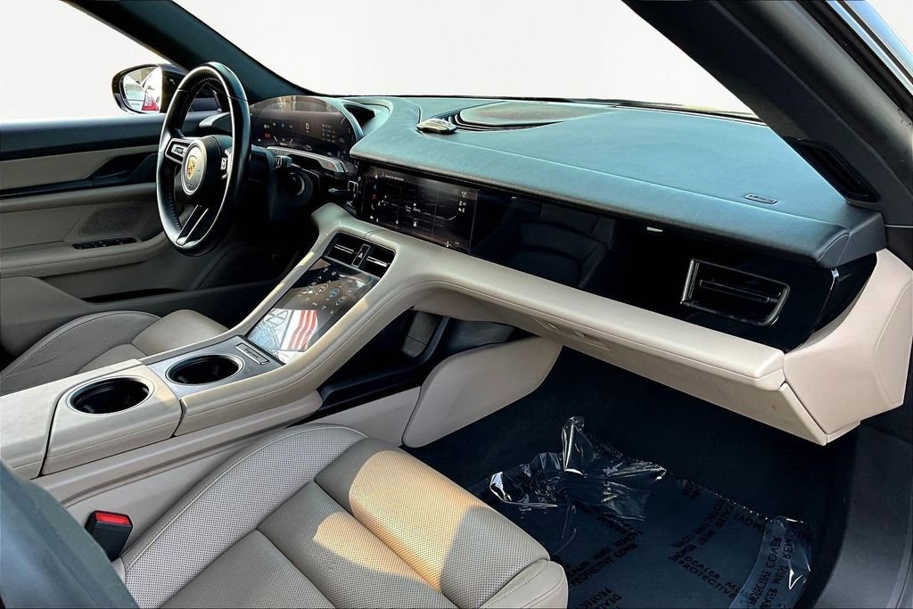 Used 2021 Porsche Taycan image 26