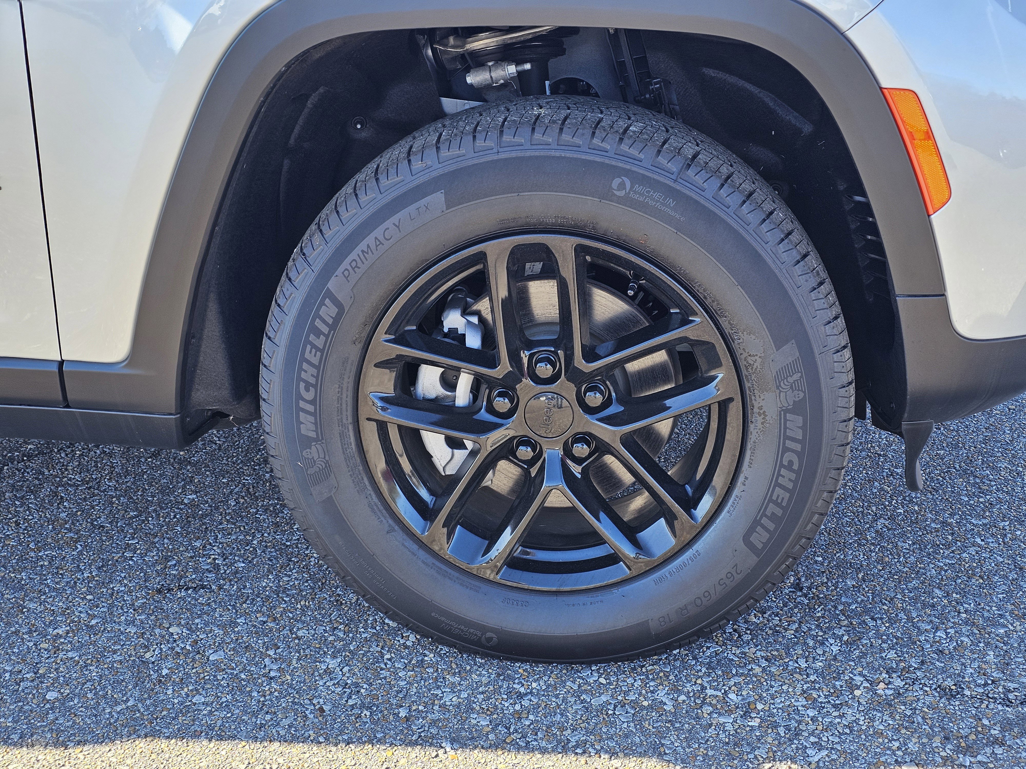 New 2024 Jeep Grand Cherokee Laredo X w/ Luxury Tech Group I image 6