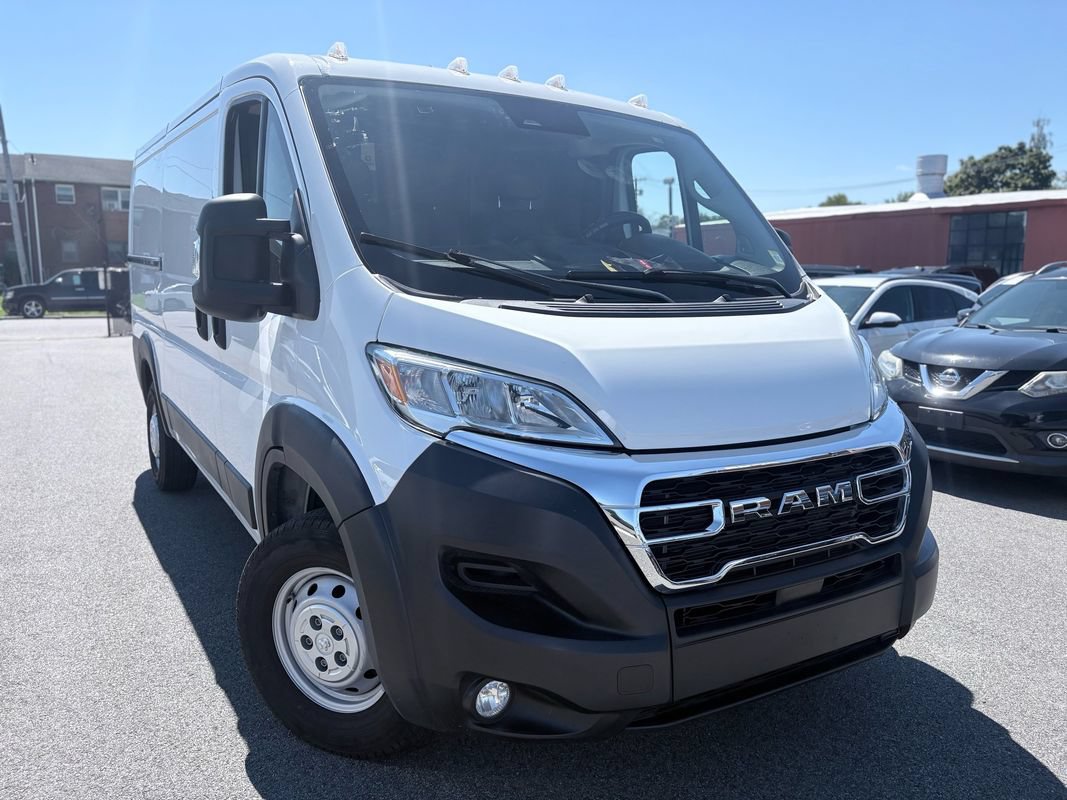 Used 2023 RAM ProMaster 2500 FWD image 3