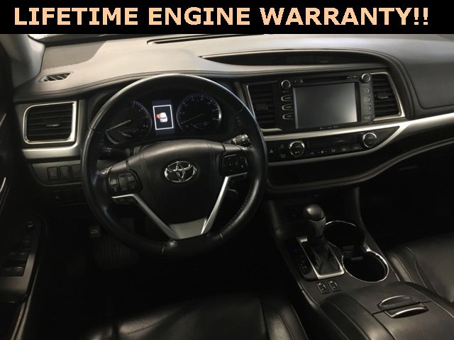 Used 2018 Toyota Highlander XLE image 3