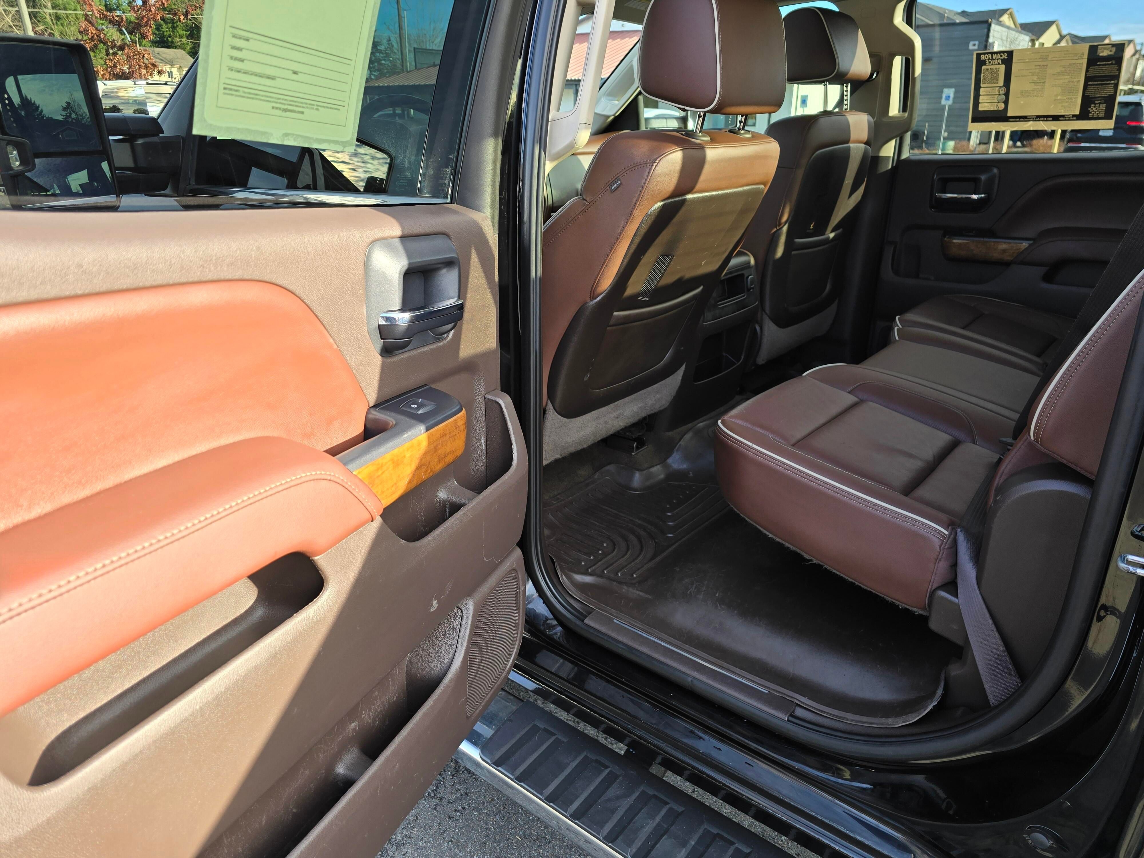 Used 2015 Chevrolet Silverado 3500 High Country image 28