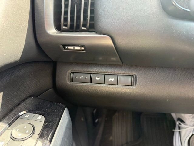 Used 2023 Nissan Pathfinder SL AWD/4WD image 26