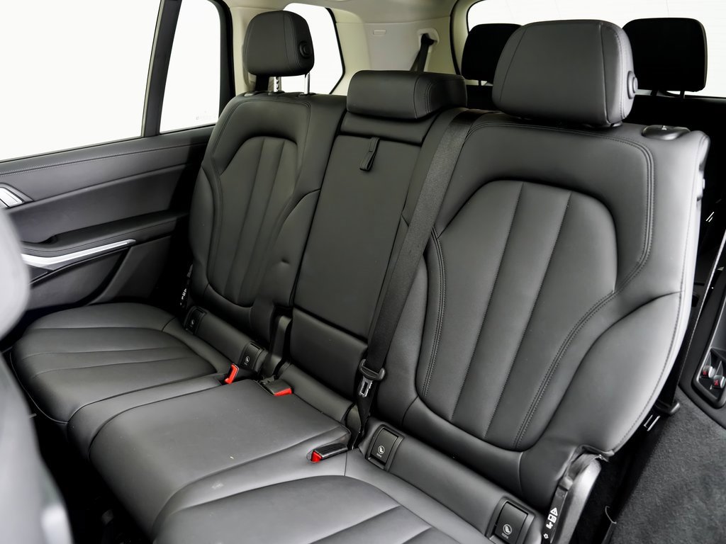 Used 2022 BMW X7 xDrive40i w/ Premium Package image 24